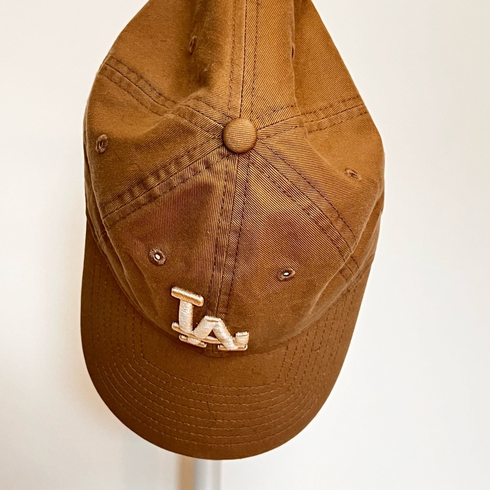 New Era LA Dodgers Logo Baseball Cap - Tan - Picture 9 of 9